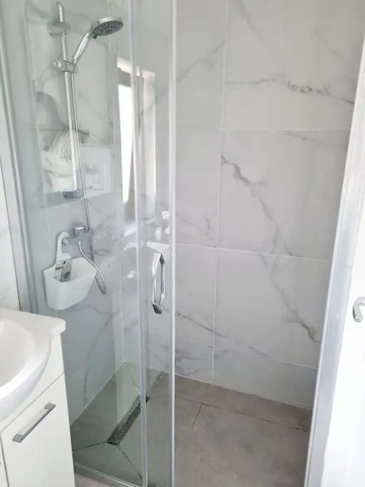 Cozy Apartment Near City Center Bucharest